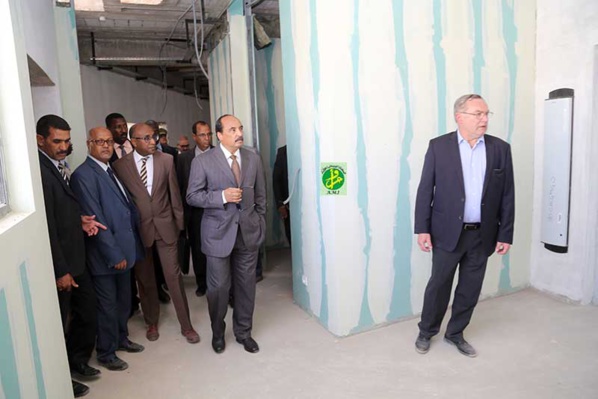 Le Président de la République visite l'institut national d'hépatologie et de virologie à Tevragh Zeina