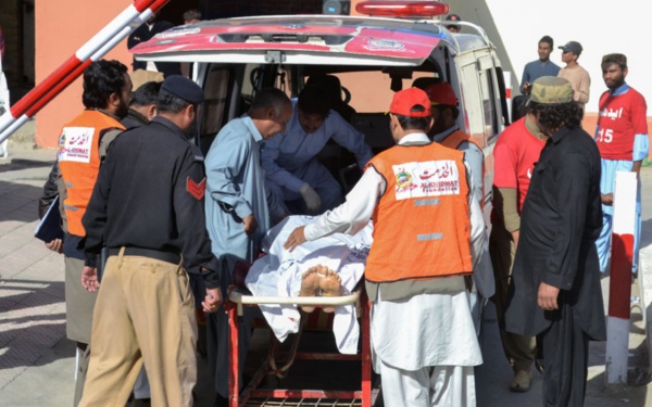 Explosion au Pakistan: au moins 17 morts, des blessés dont un sénateur