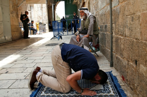 Esplanade des Mosquées: détecteurs et caméras retirés mais la tension reste vive