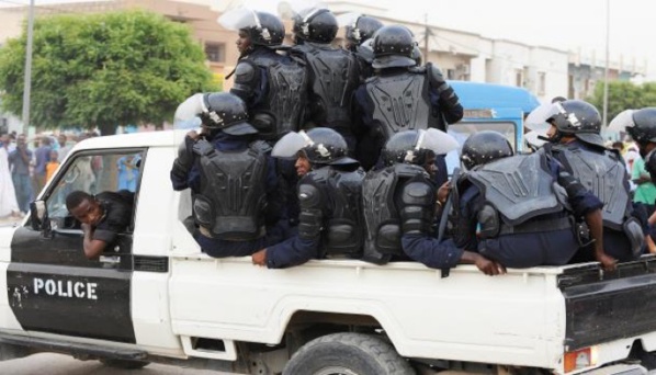 Mauritanie : le sit-in des sénateurs réprimé par la police et le matériel photographique confisqué