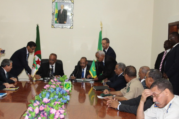 Signature d'un accord sur l'établissement d'un point de passage frontalier entre la Mauritanie et l'Algérie