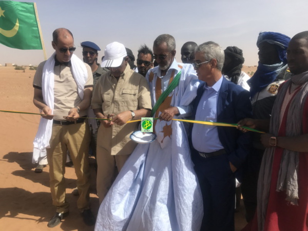 Le directeur général de l'Agence Nationale Tadamoun inaugure un centre médical et un barrage dans le village d'Agmeimine