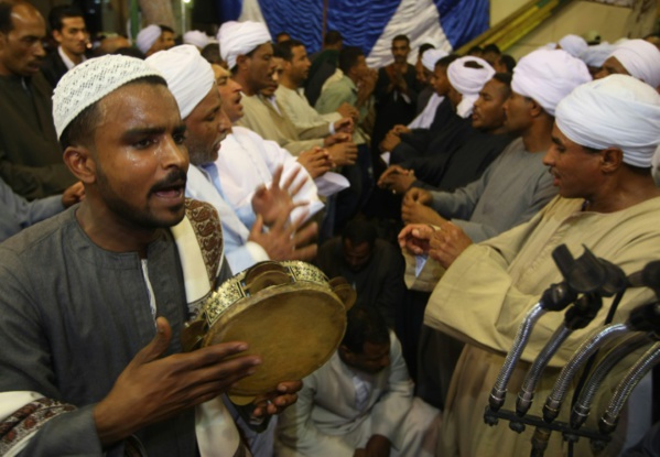 Qui sont les soufis qui fréquentaient la mosquée attaquée en Egypte?