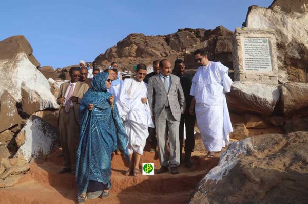 Le Président de la République visite le site archéologique d’Aghreijitt