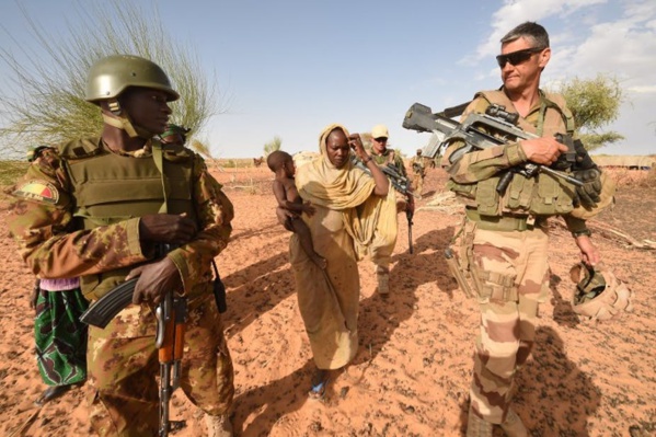 En Mauritanie, Emmanuel Macron va tenter de booster l'alliance militaire au Sahel