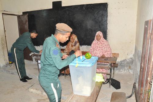 Début de vote des forces armées et de sécurité pour les élections municipales au niveau des communes d’Arafat et d’El Mina