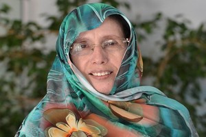 Madame Aminetou mint Ely, présidente de l’Association des Femmes Chefs de Famille (AFCF) : ‘’Ghazwani doit prouver aux mauritaniens qui doutent de son indépendance vis-à-vis d’Aziz qu’il peut gouverner le pays sans tutorat de quiconque’’