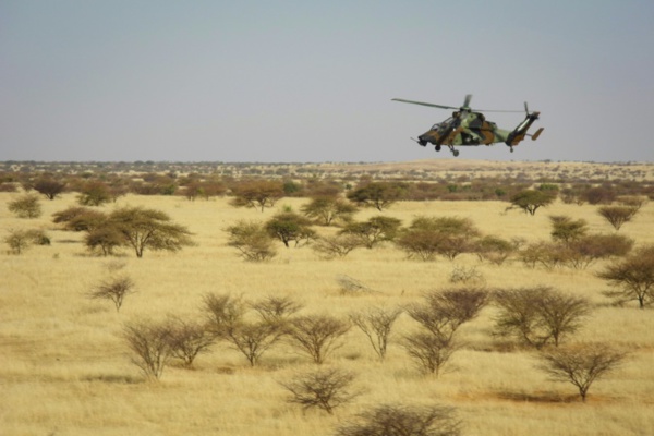 Militaires tués au Mali: les boîtes noires des deux hélicoptères ont été récupérées