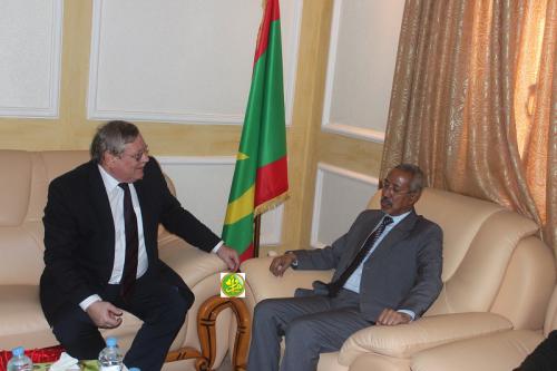 Le ministre de la Défense nationale s'entretient avec l'ambassadeur de Russie en Mauritanie