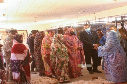 La ministre des Affaires sociales visite la Mauritanienne de Tissage