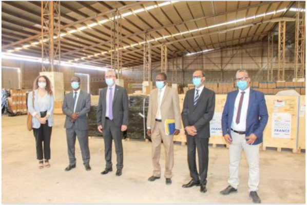 Remise d’un don français à la Mauritanie