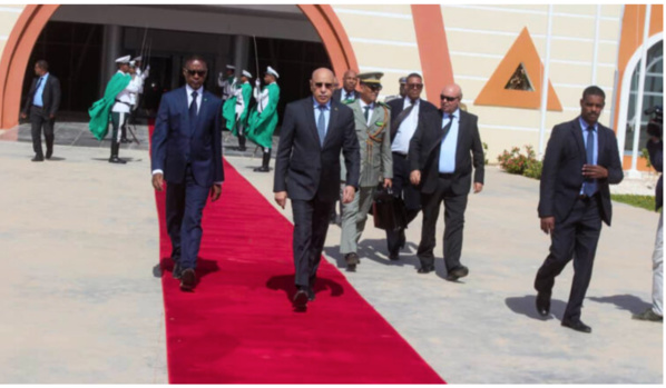 Départ du Président de la République pour la Tunisie pour participer à la conférence de la francophonie