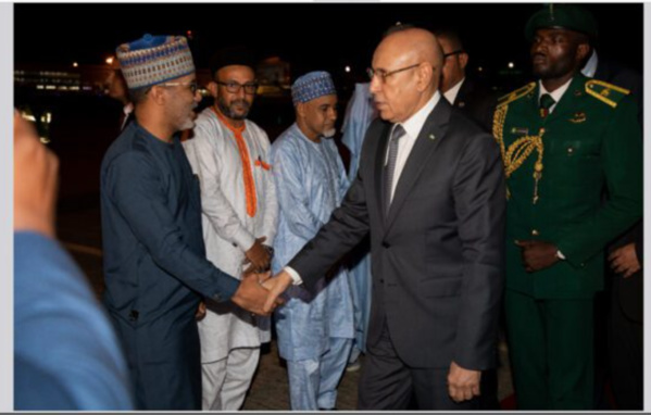 Le président de la République arrive à Abuja pour participer au sommet extraordinaire de la CEDEAO