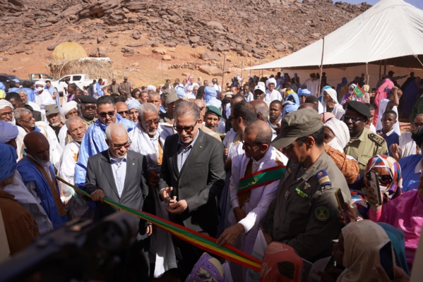 Adrar toujours : Le Délégué Général de TAAZOUR inaugure une école à Mhaïreth et s'engage à étudier les problèmes liés à l'approvisionnement en eau du village-oasis