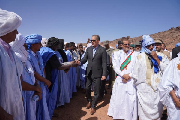 Adrar toujours : Le Délégué Général de TAAZOUR inaugure une école à Mhaïreth et s'engage à étudier les problèmes liés à l'approvisionnement en eau du village-oasis