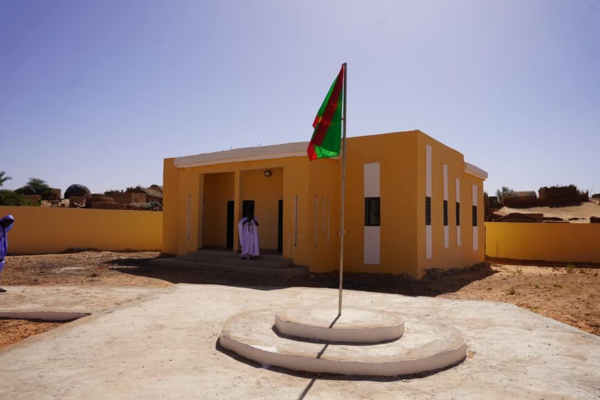 Adrar toujours : Le Délégué Général de TAAZOUR inaugure une école à Mhaïreth et s'engage à étudier les problèmes liés à l'approvisionnement en eau du village-oasis