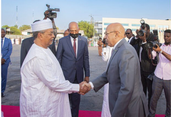 Le Président de la République, Président de l’Union africaine arrive à N’Djamena pour assister à l’investiture du Président tchadien élu