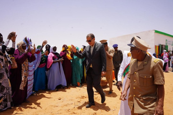 Le Délégué Général de TAAZOUR inaugure, depuis Bourat, 52 boutiques communautaires offrant 104 opportunités d'emploi aux jeunes