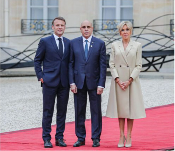 Le Président de la République, Président de l’Union africaine s’entretient avec le Président français