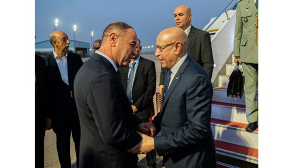 Le Président de la République et président de l’Union africaine arrive à Tripoli pour une visite de travail