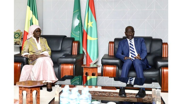 Le ministre des Affaires étrangères s’entretient avec son homologue du Sénégal