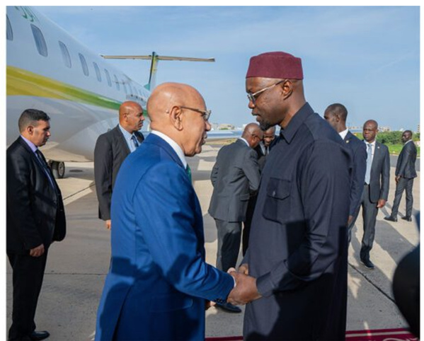 Le président de la République et président de l’Union africaine arrive à Dakar pour participer à la commémoration du massacre du camp de Thiaroye