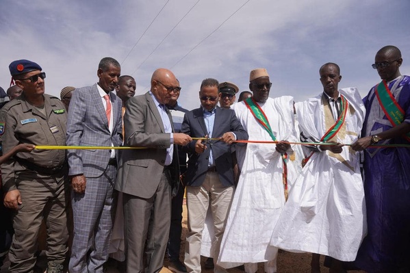 Le Délégué général de Taazour supervise l’inauguration d’une centrale hybride dans le village de Mbeidi Assagha