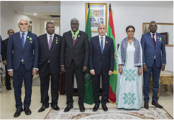 Le Président de la République décore le Président de la Commission de l’Union Africaine et quelques hauts cadres de l’Union