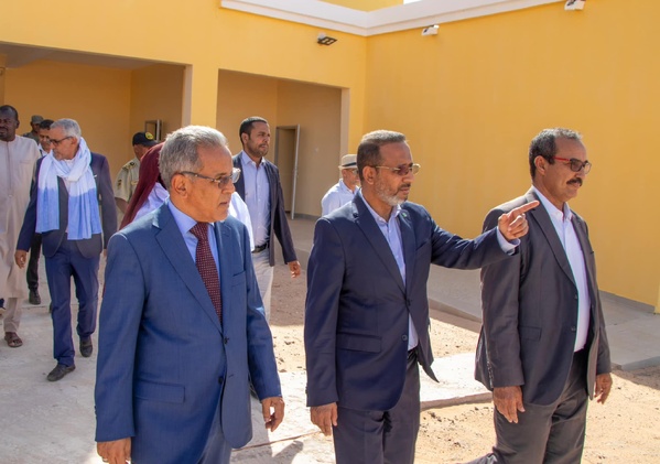 Le Délégué Général à la Solidarité Taazour inaugure l’école ‘’Dubaï’’ à Kiffa