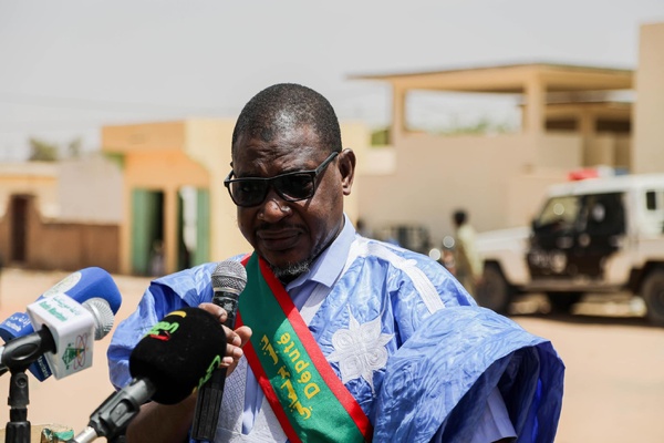 Le délégué général à la Solidarité nationale et le ministre de l’Agriculture visitent le salon agricole de Kiffa