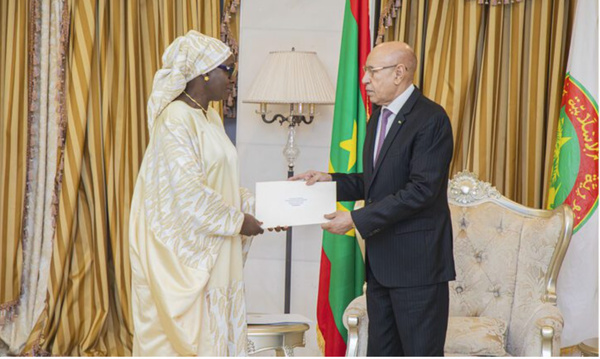 Le Président de la République reçoit la ministre sénégalaise de l’Intégration africaine et des Affaires étrangères, envoyée spéciale du président Bassirou Diomaye Faye