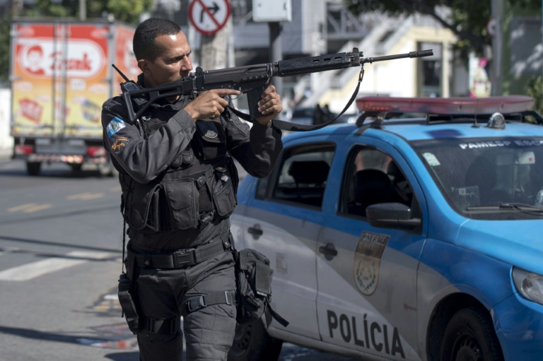 Hécatombe de policiers à Rio: marche de soutien à Copacabana