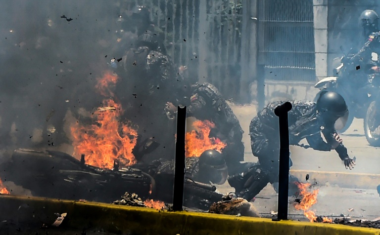 Scènes de "guerre" au Venezuela, qui vote pour la Constituante