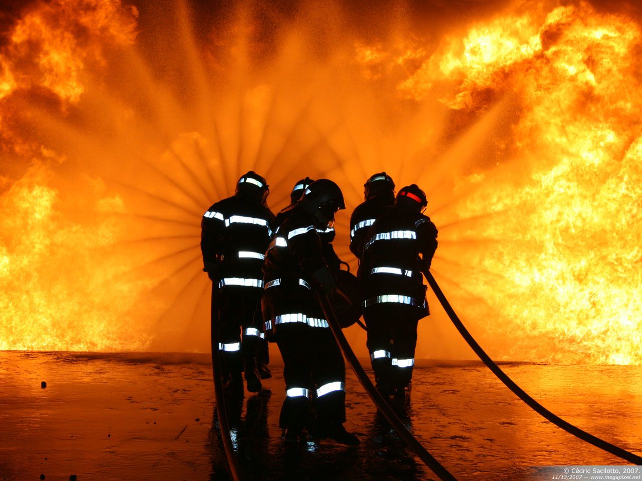 Zoueirat : un incendie éclate près d’une caserne militaire