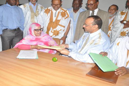 Le conseil constitutionnel reçoit le dossier de candidature de Sidi Mohamed Boubacar Boussalef aux présidentielles de juin prochain