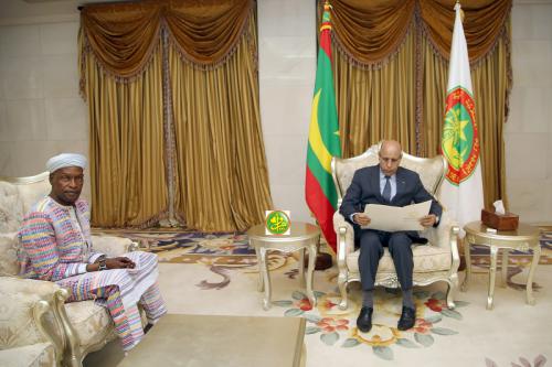 Le Président de la République reçoit un message écrit du président Bissau guinéen