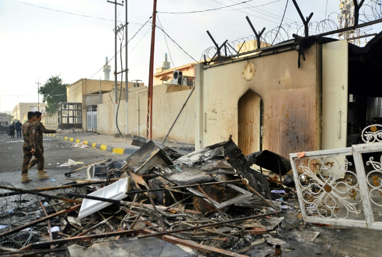 Irak: au moins 13 manifestants tués, consulat iranien incendié a Najaf