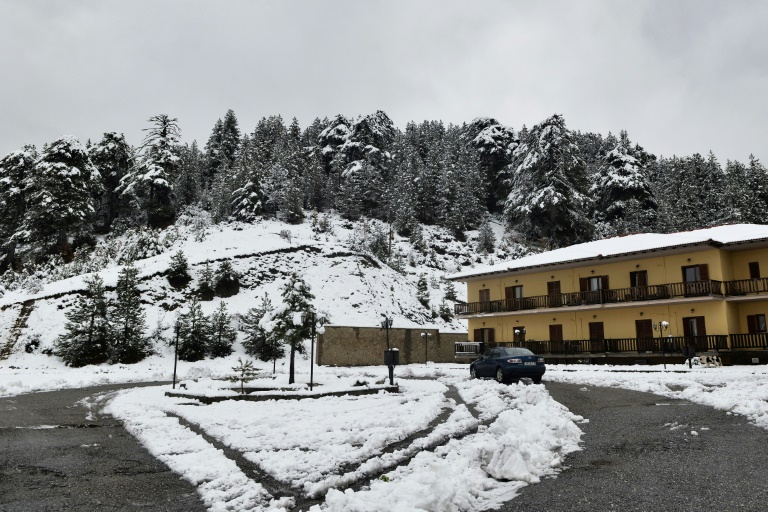 Dans la neige du nord de la Grèce, les migrants regrettent les camps surpeuplés