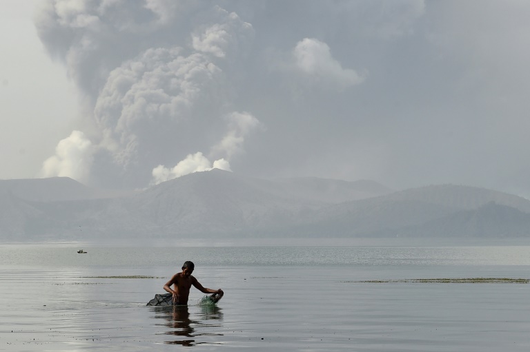 Philippines: état d'alerte après le réveil du volcan Taal