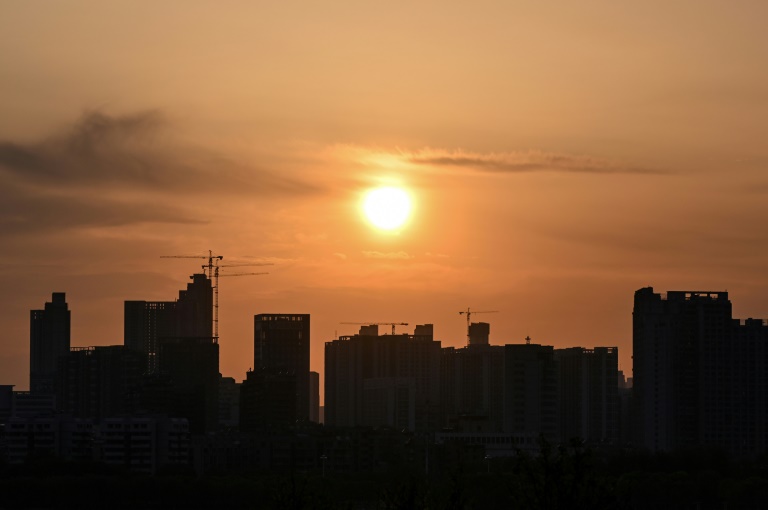 Chine: le PIB devrait plonger de 8,2% au 1er trimestre (panel AFP)