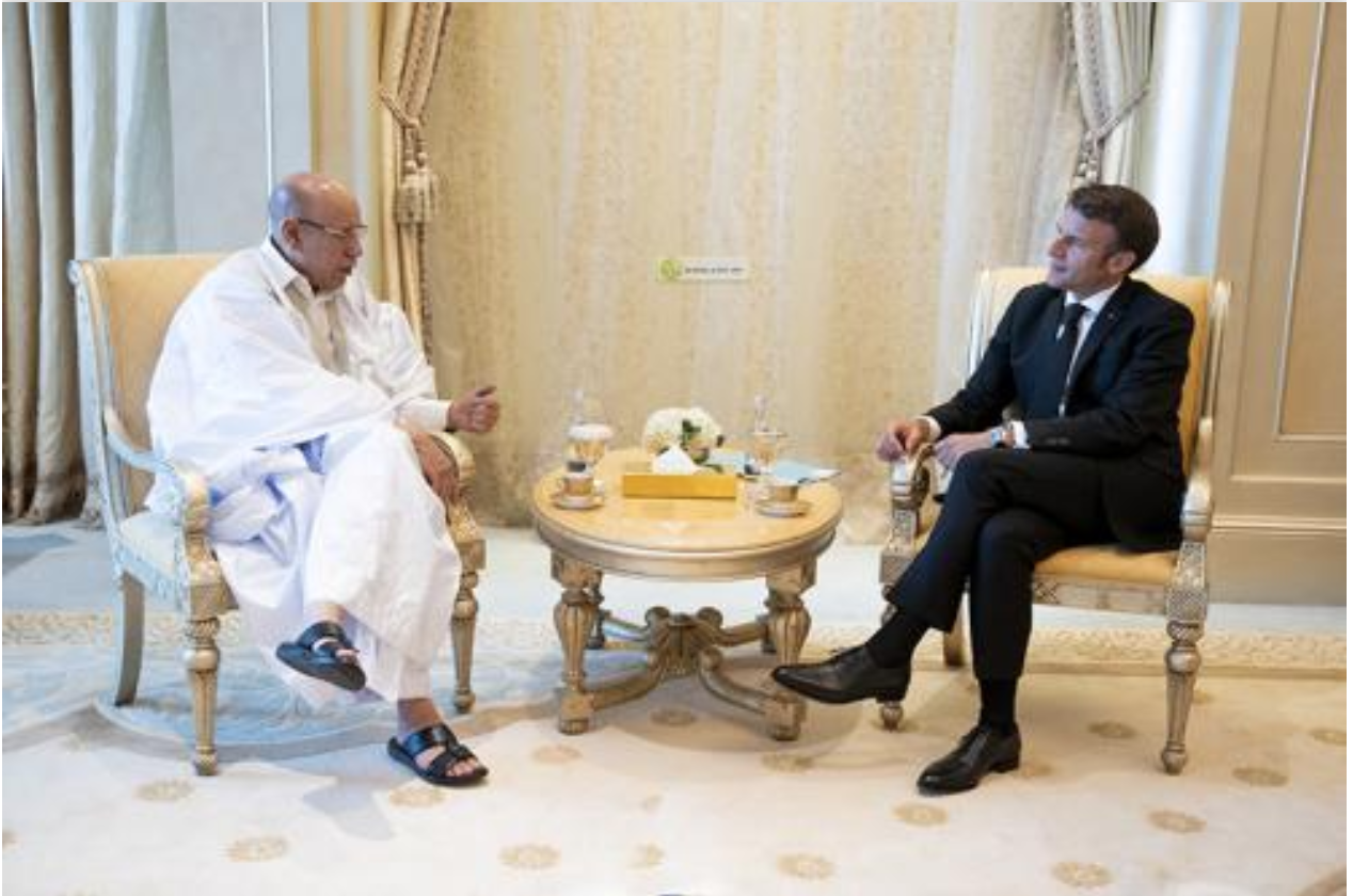 Le Président de la République rencontre à Abu Dhabi son homologue français