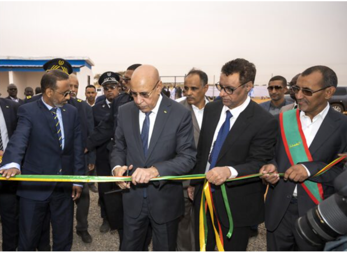 Le Président de la République supervise, depuis la ville d’Aïoun, l’inauguration et la pose de la première pierre d’importants projets de développement