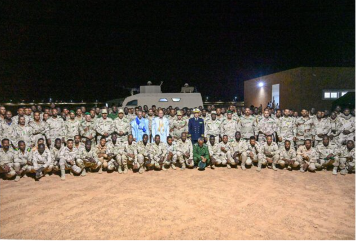 Première du genre : Le Président de la République participe avec des soldats à la garnison militaire de Nebeiket Lahouach à l’iftar