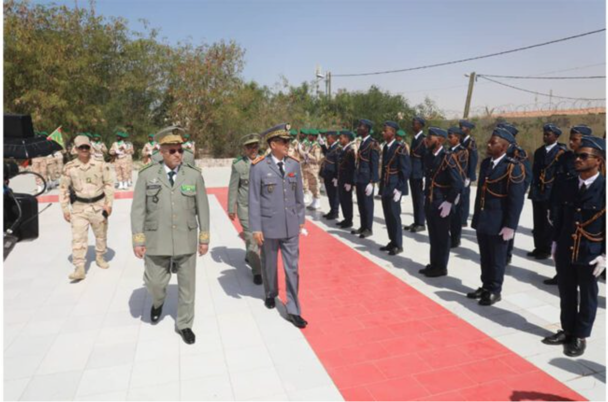 Le chef d’état-major général des armées et l’inspecteur général des forces armées marocaines visitent le complexe polytechnique de Nouakchott