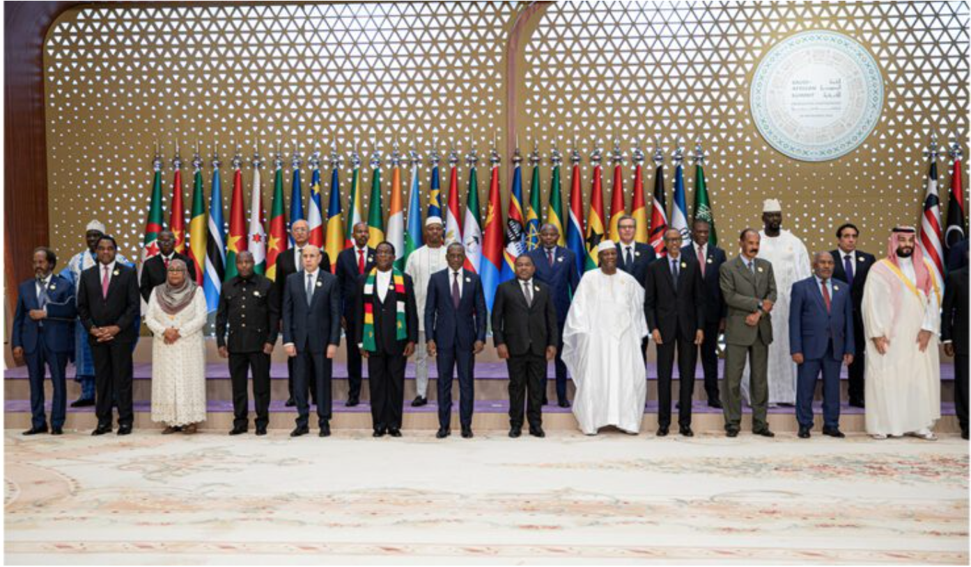 Le Président de la République assiste à l’ouverture du Sommet saoudo-africain à Riyad