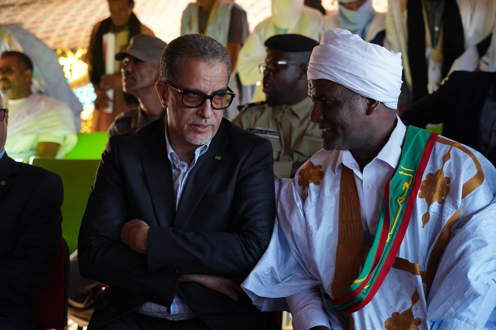 Le Délégué Général de TAAZOUR pose la première pierre d'une adduction d'eau potable dans le village d'Areyth et inaugure une boutique communautaire approvisionnée en vivres.