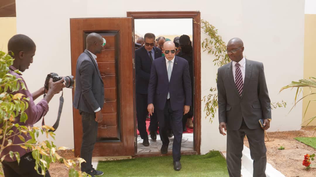Assaba : Le Président de la République visite les logements sociaux construits par TAAZOUR et assiste au lancement du programme pour l'emploi et  l'insertion socioéconomique des jeunes de Kiffa 