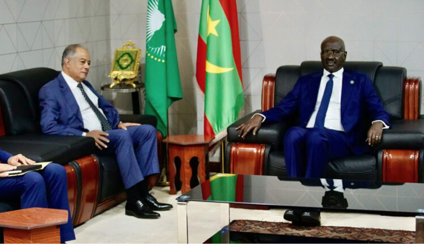 Le ministre des Affaires étrangères reçoit l’ambassadeur d’Algérie