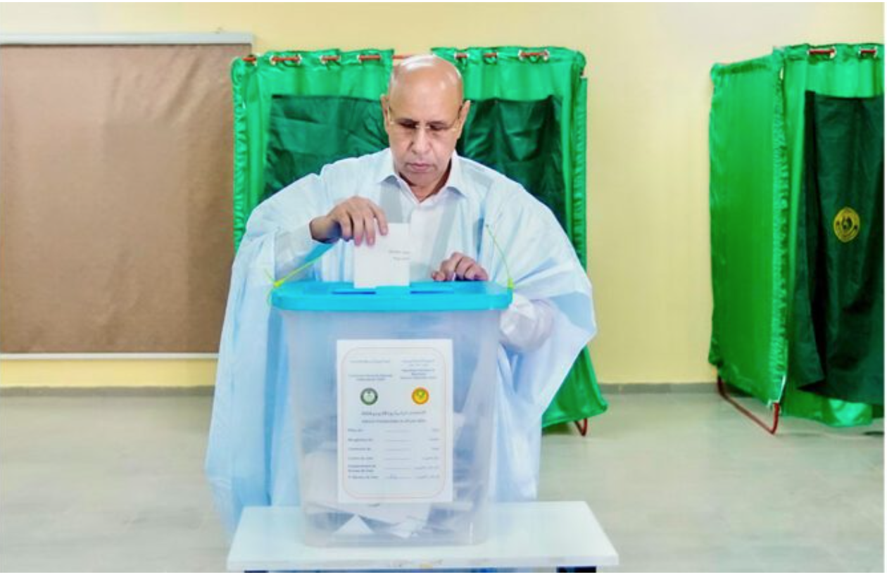 Le Président de la République, candidat pour un second mandat vote à Nouakchott