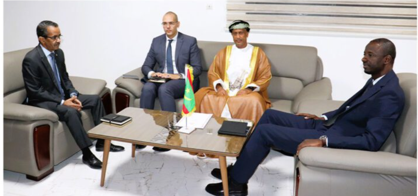 Le Ministre des Mines et de l’Industrie reçoit le Chargé d’affaires de l’Ambassade du Sultanat d’Oman